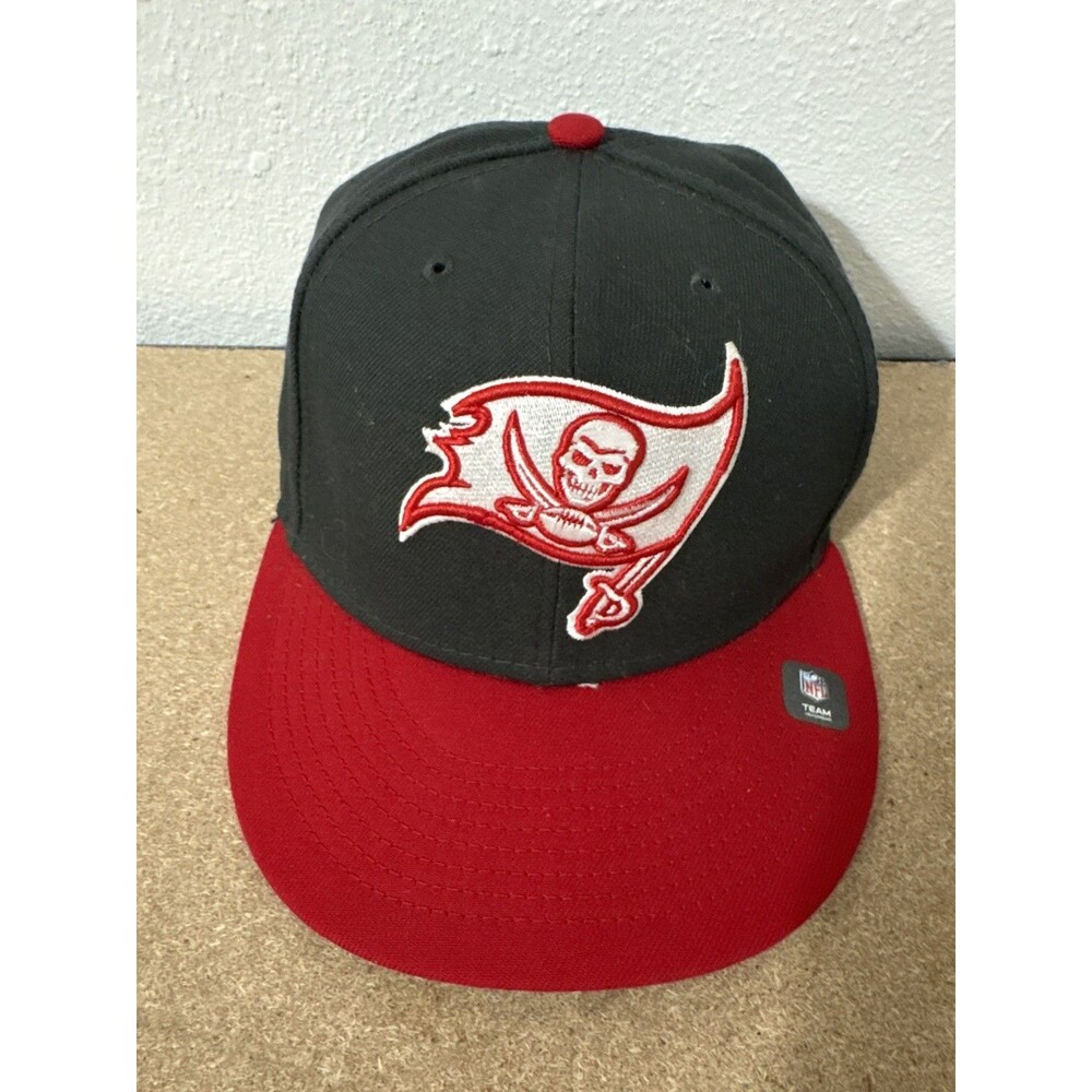 New Era Tampa Bay Buccaneers NFL Red Snapback Cap Hat Adjustable